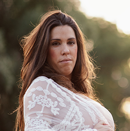 ESTEFANÍA FLORES